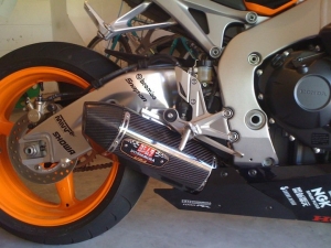 Repsol Fireblade Yoshimura r77