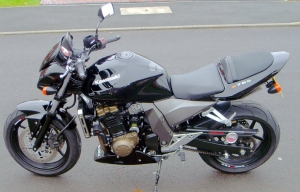 KAWASAKI Z750