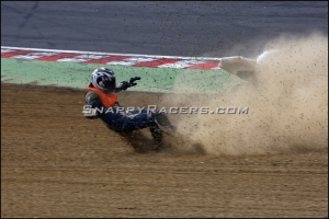 My 2009 race season going wrong... Brands hatch, paddock hill bend.