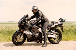 A previous girlfriend who regularly rode my blade, all 5ft 5 of her. She owned a GSXR600 and boy could she ride it!