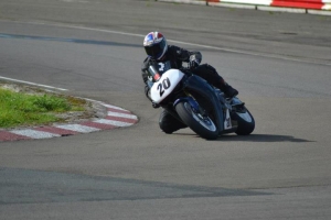 Knee down Llandow